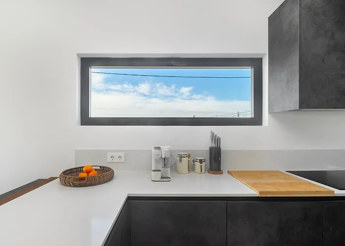 Whome Surf & Relax Coastal In Ericeira Daire