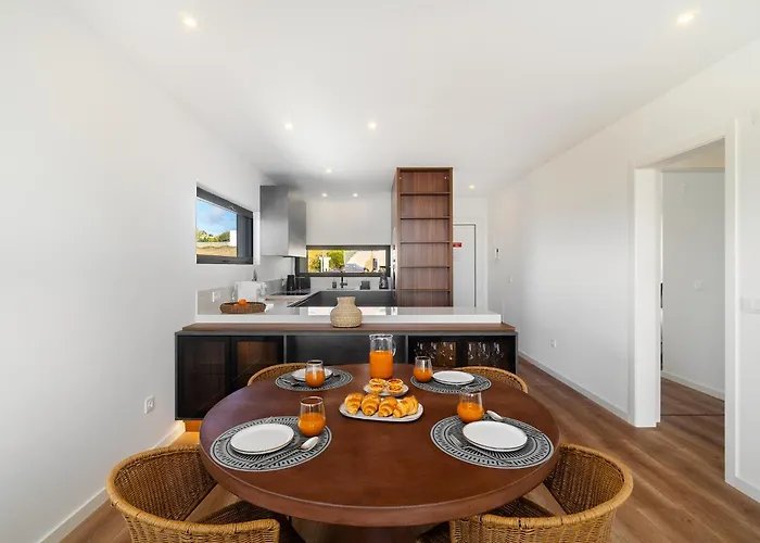 Whome Surf & Relax Coastal In Ericeira